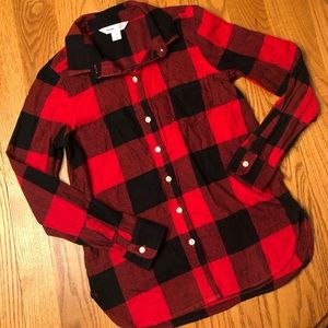 Old Navy Women’s Classic Button Down Plaid Shirt